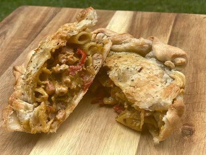 Chicken In Creamy Pesto & Sun-Dried Tomato Sauce With Penne Pasta & Parmesan 🌱